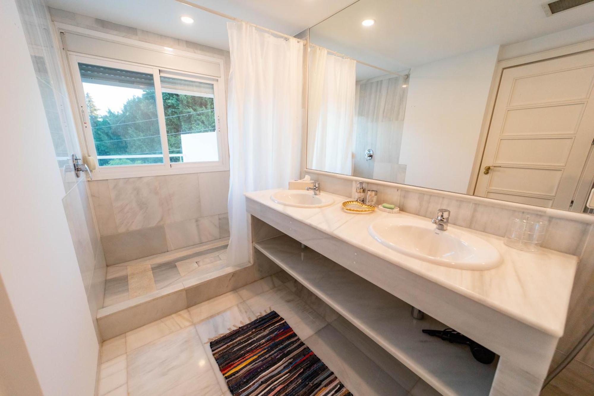 5b Townhouse In Puente Hills Apartment *