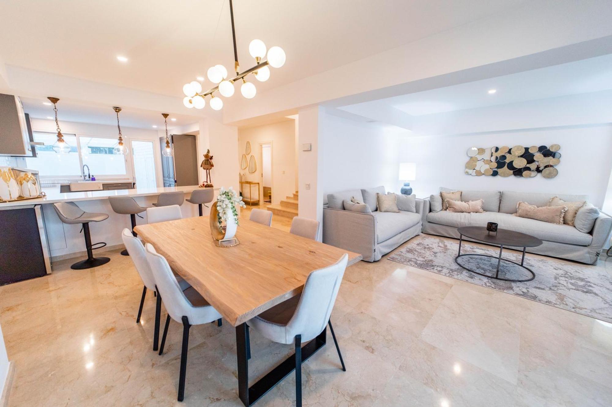 Apartment 5b Townhouse In Puente Hills Marbella